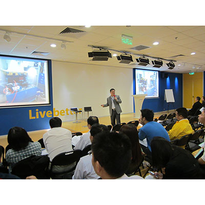 ���ܻ�����ѵ